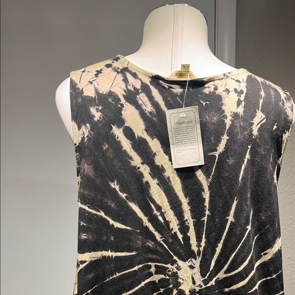 Black and White Spiral Tie-Dye Tank Top - Picture 15 of 16